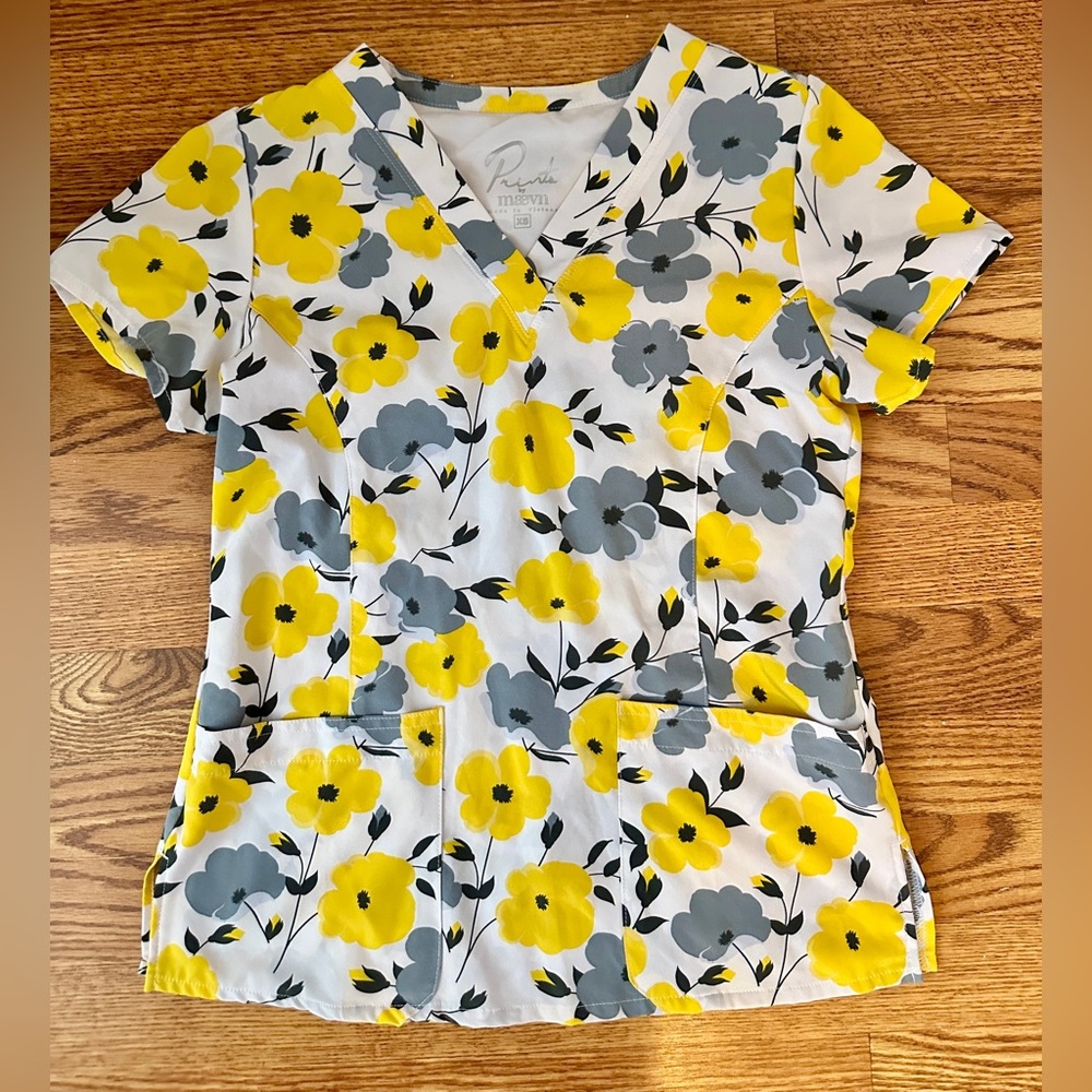 Women’s Scrub Top